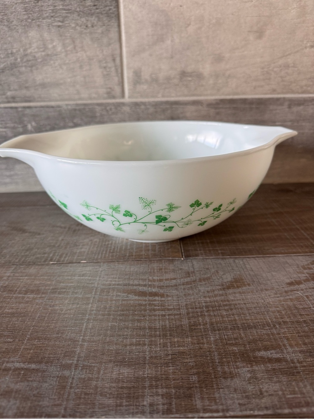 Vintage Pyrex Green Ivy 444 White Cinderella Mixing Bowl 4 Qt. Large
